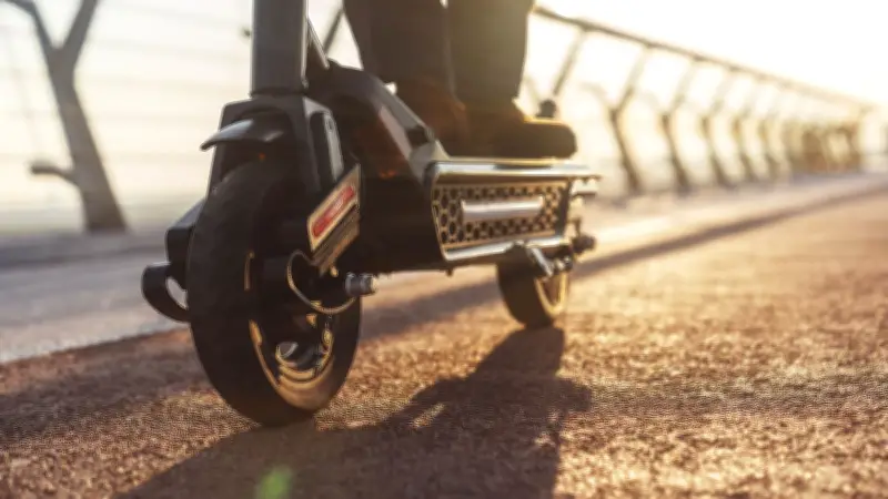 Trottinette électrique à 127 km/h interceptée en Suisse