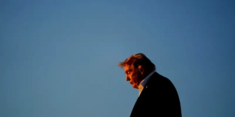 Trump annonce que l'armée américaine a abattu 7 embarcations iraniennes dans le détroit d'Ormuz