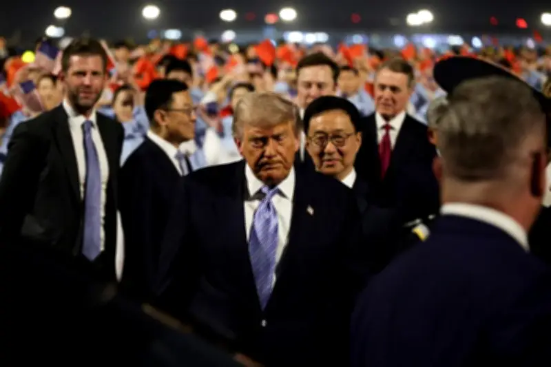 Trump arrive en Chine affaibli et sans cartes face à Xi Jinping
