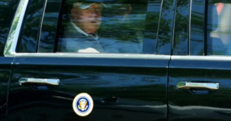 Trump célèbre son anniversaire avec un spectacle de MMA devant la Maison-Blanche