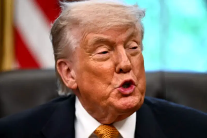 Trump confirme le cessez-le-feu après une attaque contre trois navires américains