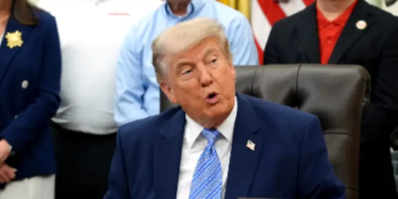 Trump lève des restrictions sur des gaz à effet de serre aux États-Unis