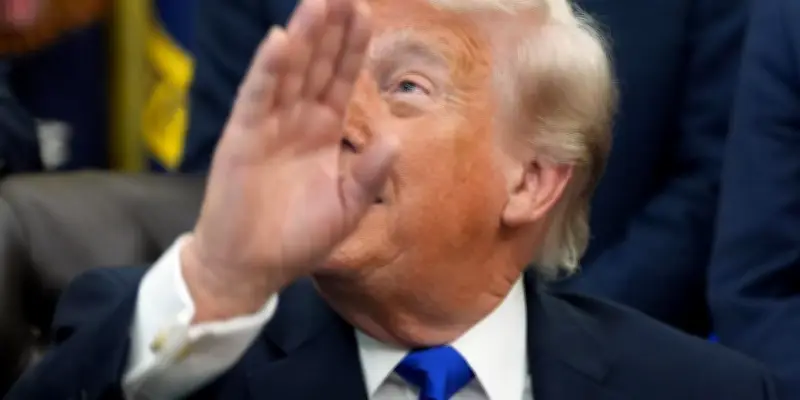 Trump répète un mensonge récurrent sur l'aide à l'Ukraine