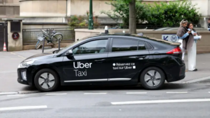 Uber assigné en justice par les taxis G7 pour non-respect des tarifs réglementés