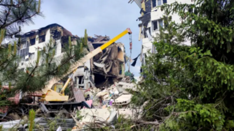 Ukraine : frappe meurtrière à l'Est, au moins dix morts et 38 blessés