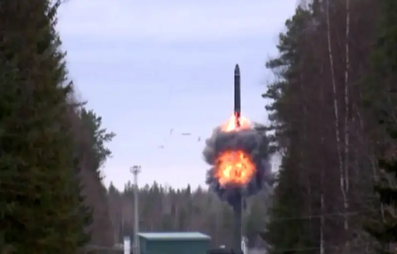 Ukraine : frappe russe massive avec un missile Oreshnik, au moins 4 morts