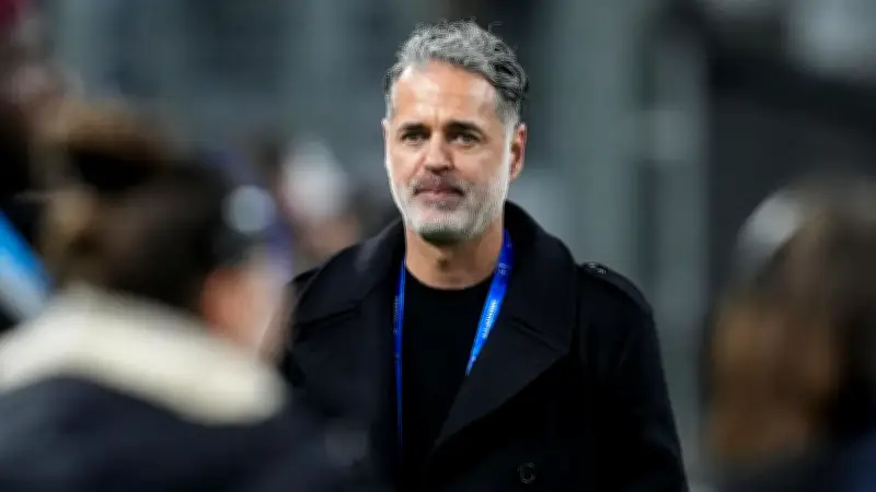 Ultras d'Auxerre manifestent contre le directeur sportif David Wantier