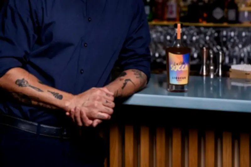 Un barman transforme la socca en liqueur primée à Londres
