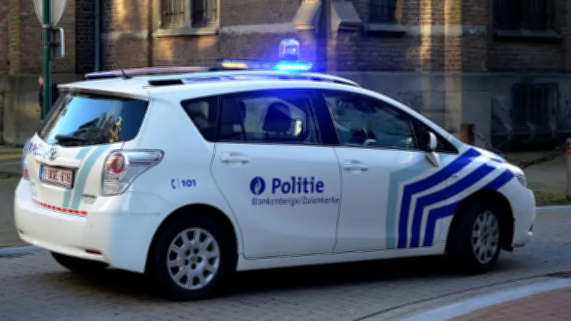Un Belge bloqué dans son garage par une voiture de police