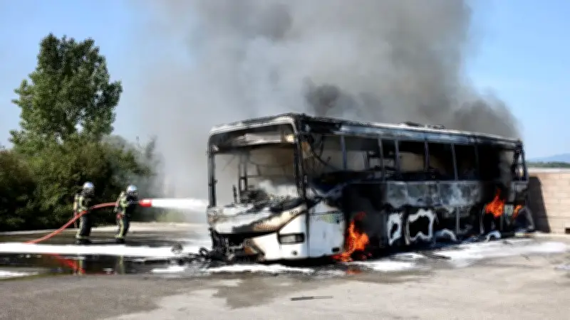 Un bus prend feu dans un dépôt au nord du Gard