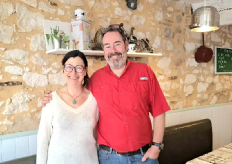 Un couple ouvre Le Cellier, nouveau restaurant à Castillonnès