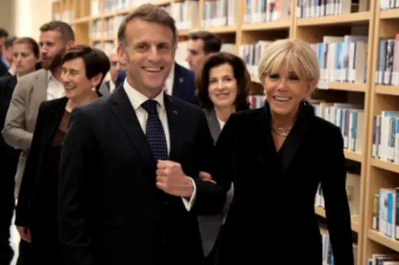 "Un couple (presque) parfait" : le livre choc sur les Macron