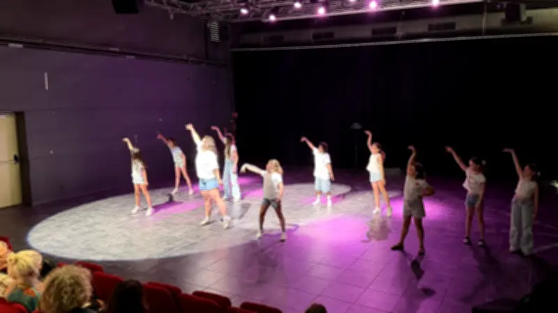 Un gala intergénérationnel réunit enfants et aînés à Prades-le-Lez