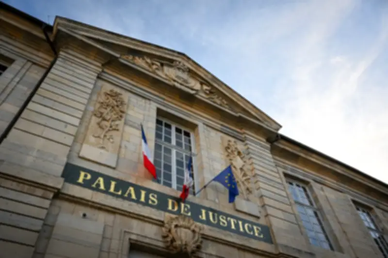 Un sexagénaire piégé par un youtubeur traquant les pédocriminels avec l'IA
