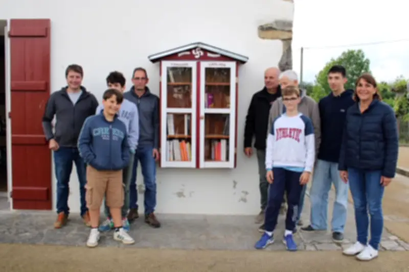 Une boîte à livres intergénérationnelle installée à Larressore