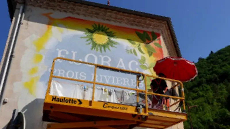 Une fresque végétale fleurit place d’Arboucies à Florac