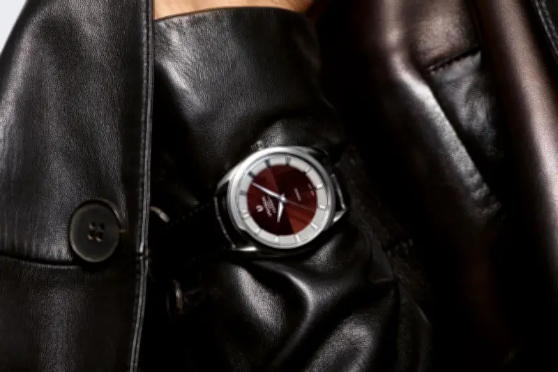 Universal Genève renaît en « couturier de la montre » avec Breitling