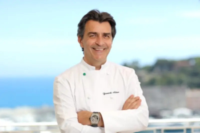 Vente aux enchères F1 pour l'association Antoine Alléno à Monaco