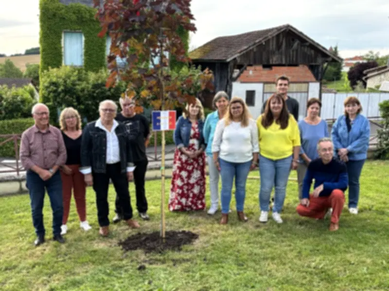 Verteuil : le maire Jean-Claude Blay renoue avec la tradition du « mai »