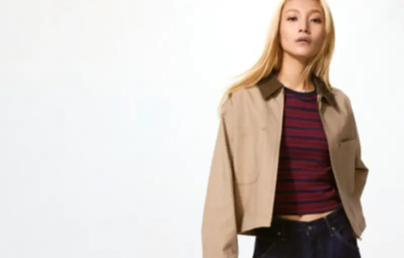Veste courte zippée UNIQLO à 49,90 € : l'incontournable du printemps