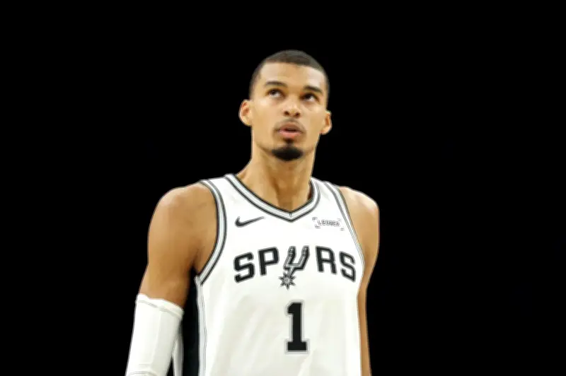 Victor Wembanyama exclu pour la première fois en NBA, les Spurs battus