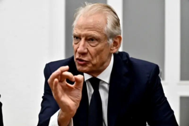 Villepin admet une erreur sur des cadeaux et dénonce une manœuvre politique