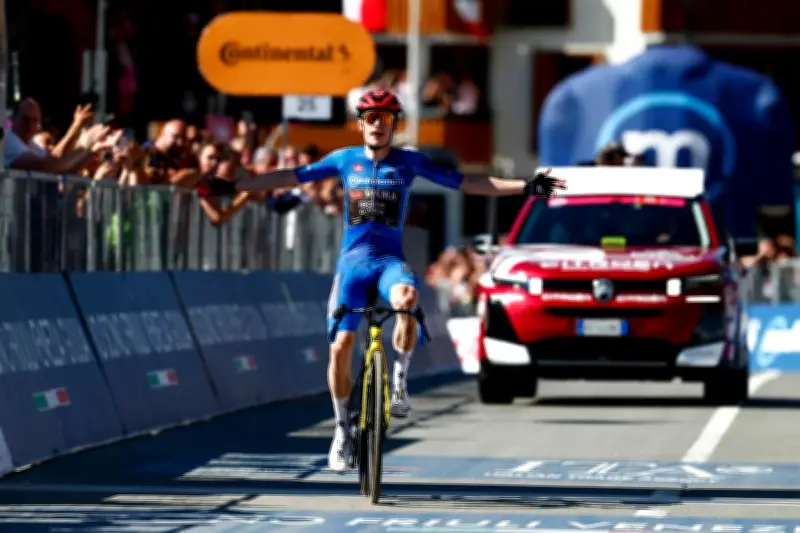 Vingegaard s'empare du maillot rose du Giro en remportant la 14e étape
