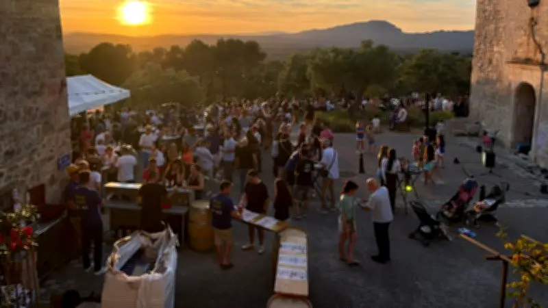 "Vins et mets" : une affluence record sur la place de l'Église