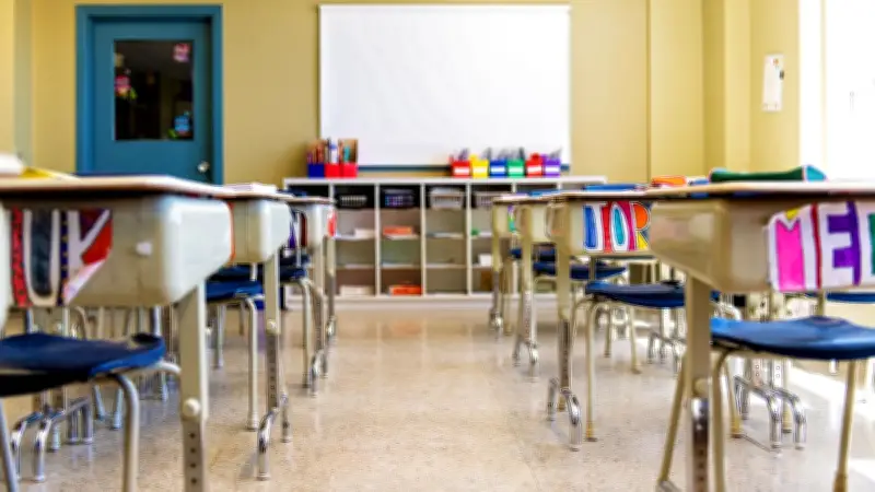 Violences sexuelles dans le périscolaire : seize interpellations à Paris