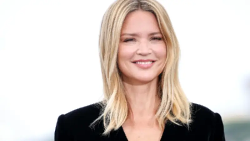 Virginie Efira : son regard sur sa différence d'âge avec Niels Schneider