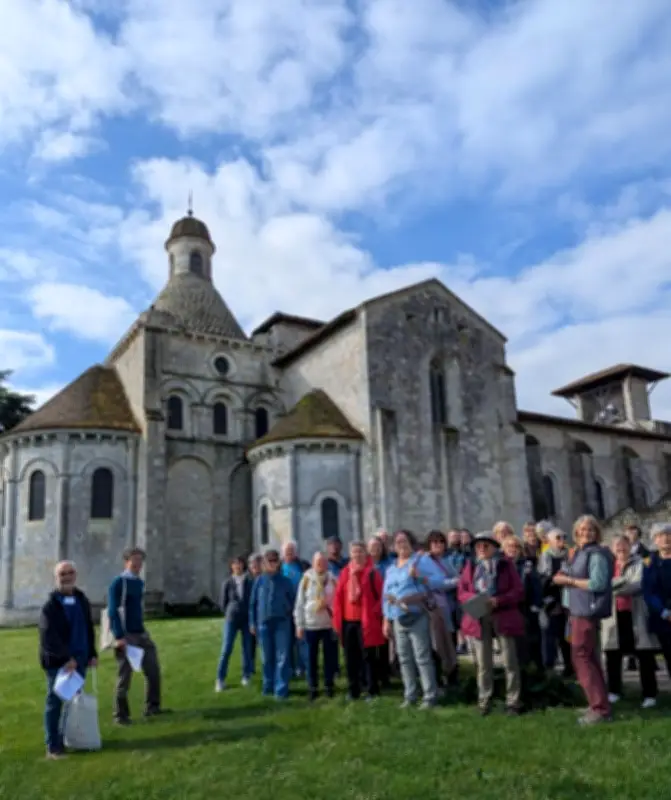 Visite botanique au prieuré clunisien de Moirax