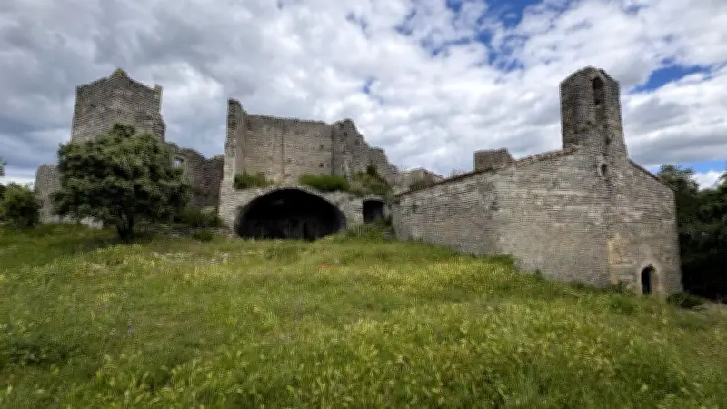 Visite passionnante au château de Montlaur à Montaud