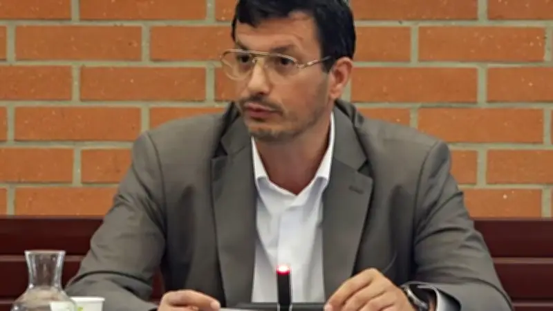 Vitry-sur-Seine : conseil municipal s'oppose à l'incinérateur, votation citoyenne en décembre