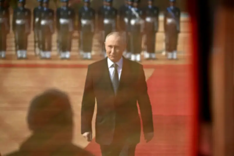 Vladimir Poutine : la vie sous cloche d'un dirigeant isolé
