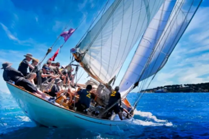 Voilier centenaire « Hallowe'en » : une œuvre d'art fonctionnelle aux Voiles d'Antibes