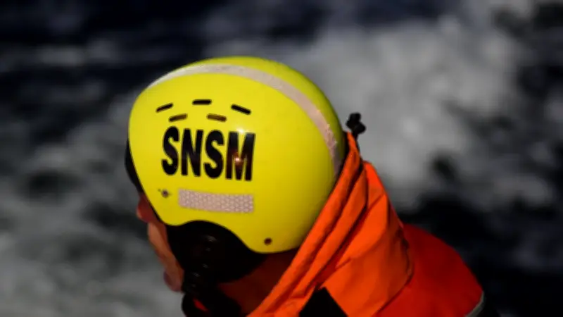 Voilier échoué à Agde : sauvetage en cours par la SNSM