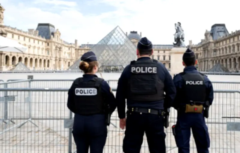 Vol au Louvre : Romain Gavras adapte le casse des bijoux de la Couronne en film