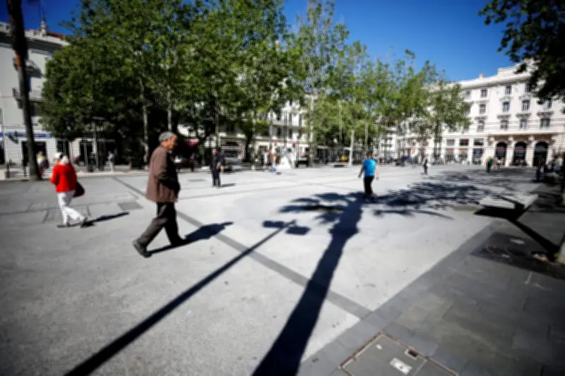 Vol à l'arraché à Antibes : une femme en fauteuil roulant ciblée, un SDF interpellé