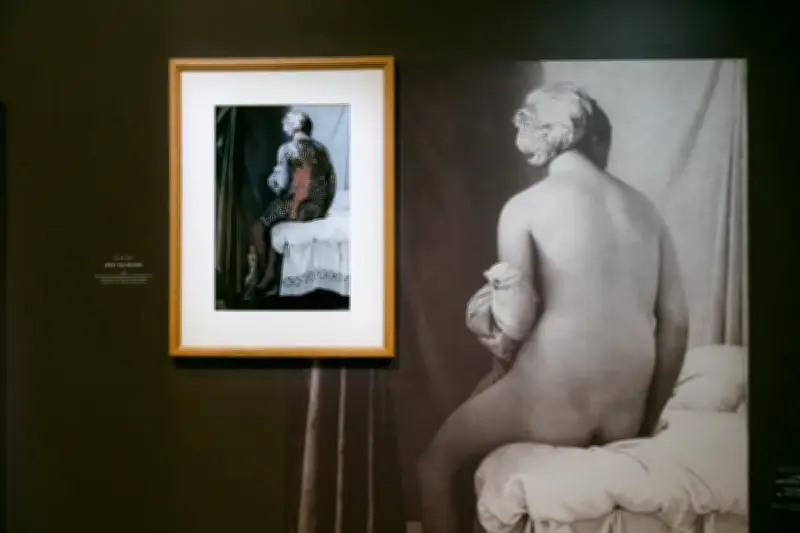 Vues de dos : l'envers fait corps dans une exposition fascinante
