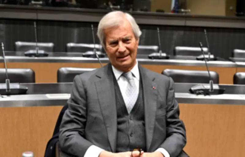 Zapper Bolloré : 651 nouvelles signatures contre l'emprise de Bolloré