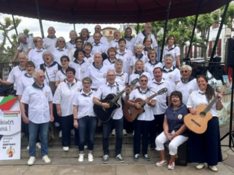 Zertako Ez : l'ensemble musical de Bidart enchante Saint-Jean-de-Luz