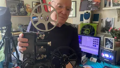 500 objets : à Amiens, l'ancien projectionniste garde la mémoire du cinéma