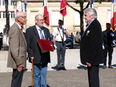 8 mai à Lesparre : Denis Lespoux décoré de la médaille de reconnaissance