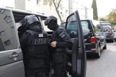 Attaque au couteau à Cannes-La Bocca : deux blessés, un individu retranché