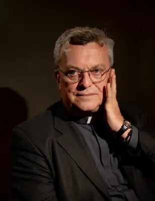 Benoist de Sinety : un prêtre en lutte contre l'empire Bolloré
