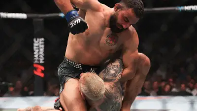 Benoît Saint Denis affrontera Paddy Plimbett à l'UFC 329 le 11 juillet à Las Vegas