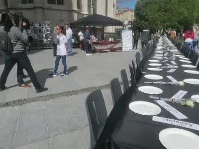Bordeaux : 64 chaises vides pour les victimes de la route le 16 mai
