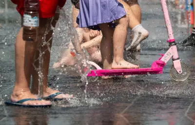 Canicule : sept décès dont cinq noyades, huit départements en orange