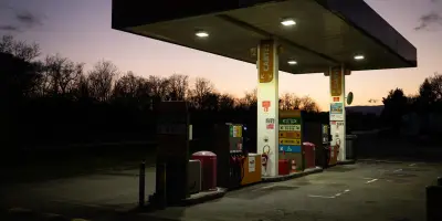 Carburants : les dépanneurs manifestent à Paris sur le périphérique
