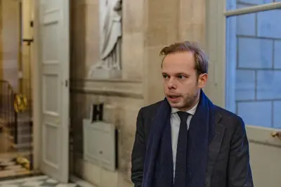 Charles Alloncle embarrassé par des photos avec sa collaboratrice dans Paris Match
